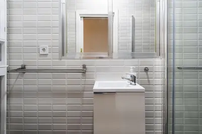 Un baño de Cozy apartment with balconies in the center of Temporal TOL254