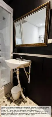Un baño de Plaza Opera Home