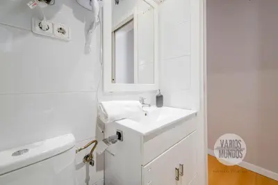 Un baño de Leon Urban Suites