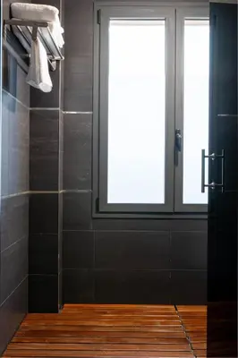 Un baño de My Suite Madrid