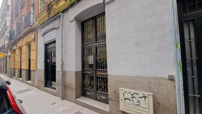 Plano de Temporary 2-bedroom apartment in Madrid Centro AMP964