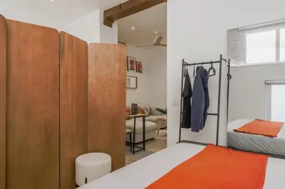 Cama o camas de una habitación en 3min Walk - Retiro & Atocha - Luxury District and Desk