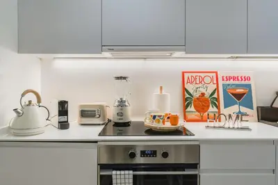 Una cocina o zona de cocina en 3min Walk - Retiro & Atocha - Luxury District and Desk