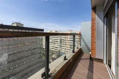 Un balcón o terraza de Temporary 3-bedroom duplex in downtown Madrid BAS159