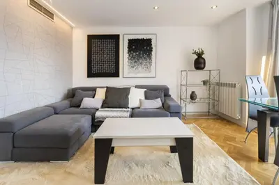 Plano de For You Rentals Spacious, temporary, and central 3-bedroom apartment PDA653