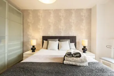 Plano de For You Rentals Spacious, temporary, and central 3-bedroom apartment PDA653