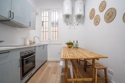 Una cocina o zona de cocina en Luxury Malasaña by Hogar 4