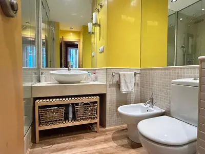 Un baño de Large 2 Bedroom near Gran Via