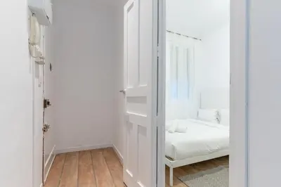 Cama o camas de una habitación en Cozy renovated -2Bedrooms 1Bathroom-Malasaña