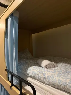 Cama o camas de una habitación en ROX Madrid