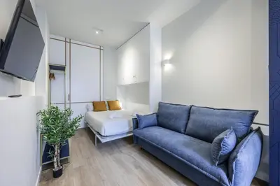 Zona de estar de Chic Studio Steps from Gran Vía Madrid
