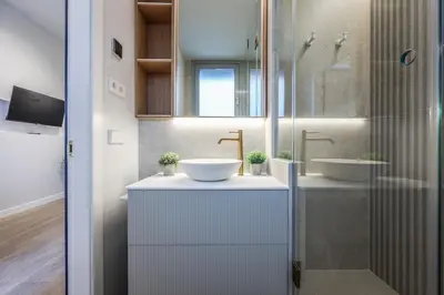Un baño de Chic Studio Steps from Gran Vía Madrid
