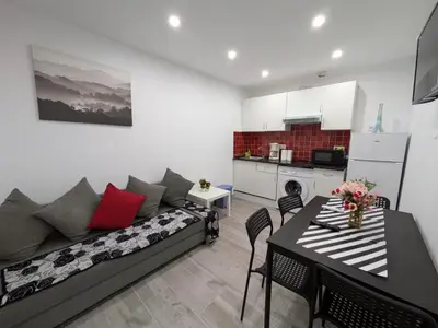 Una cocina o zona de cocina en Madrid Stay