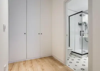 Un baño de Spacious stylish - 2BD 1BTH - Cuatro Caminos