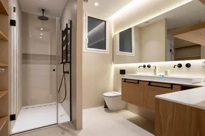 Un baño de NUEVO Apartamento Premium en zona Retiro