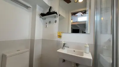Un baño de Outdoor studio for 2 people in Lavapiés - Amparo - 3