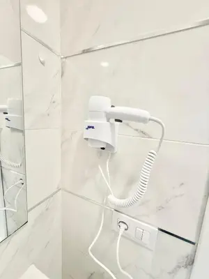 Un baño de Metro Avenida de América 11 AMCH Hospedaje