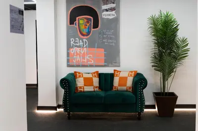Zona de estar de Mad Rooms