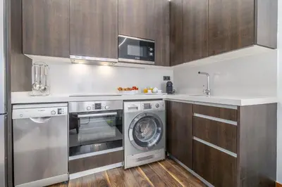 Una cocina o zona de cocina en Stylish 2-Bed Apartment on Gran Vía Madrid