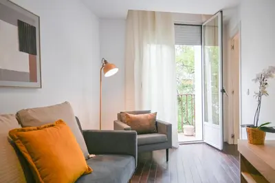 Zona de estar de Apartment with Balcony on Calle Santa Engracia Temporal SEN1692