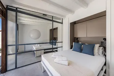 Cama o camas de una habitación en Waou Gran Via VII - Alquiler Corta Duración