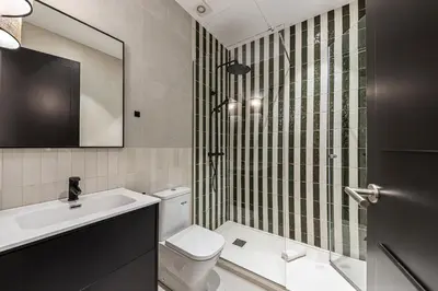 Un baño de Waou Urban Home Salamanca I