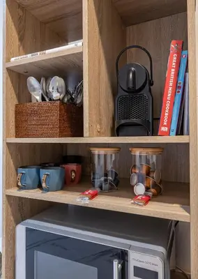 Una cocina o zona de cocina en Precioso estudio en el Retiro by bebalmy