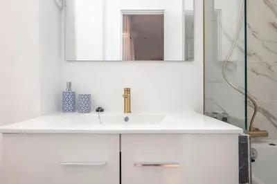 Un baño de Precioso estudio en el Retiro by bebalmy