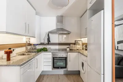 Una cocina o zona de cocina en Waou La Latina V - Alquiler Corta Duración