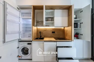 Una cocina o zona de cocina en MyHouseSpain - Santero Apartments B