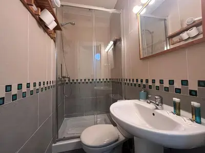 Un baño de Flat in Vallecas - Your Urban Oasis in Madrid