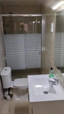 Un baño de Usera Habitaciones B