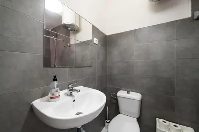 Un baño de QEG14 Apto 2 Dormitorios Chamberi Quevedo
