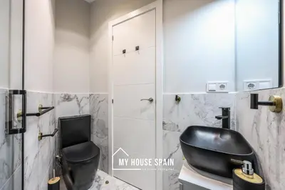 Un baño de MyHouseSpain - Piso nuevo junto a la Puerta del Sol