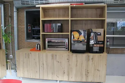 Biblioteca en el albergue