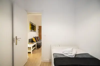 Cama o camas de una habitación en Apartment in Madrid's downtown area, Bilbao Temporal MON333