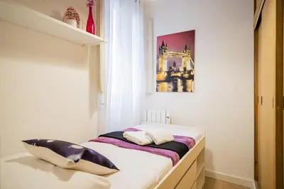 Cama o camas de una habitación en Apartment in Madrid's downtown area, Bilbao Temporal MON333