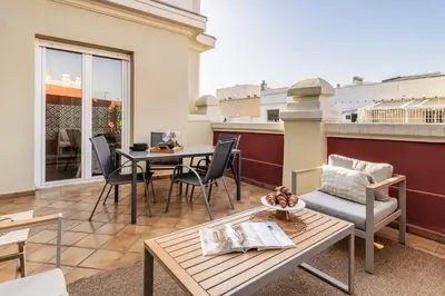 Un balcón o terraza de Canggu - 2 bedroom in Trafalgar