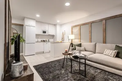 Una cocina o zona de cocina en Beraldi - 1 bedroom and shared pool in Trafalgar