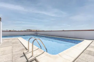 Piscina en o cerca de Beraldi - 1 bedroom and shared pool in Trafalgar