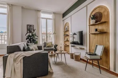 Una televisión o centro de entretenimiento en Chich - 2 bedrooms and balcony in Palacio