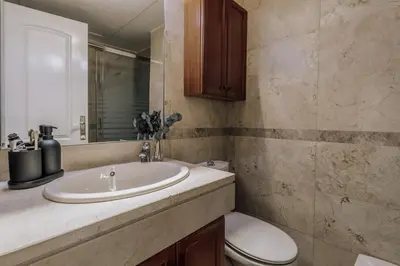 Un baño de Anku - 2 bedrooms and pool in Ciudad Jardín