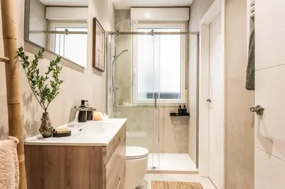 Un baño de Khamlia - 3 bedrooms and balcony in Almagro