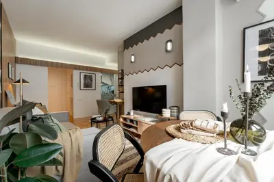 Una televisión o centro de entretenimiento en Serdar - 2 bedrooms in Hispanoamérica