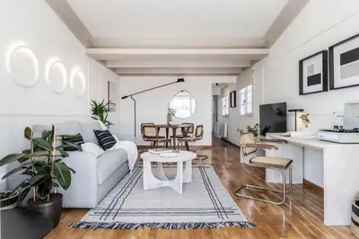 Una televisión o centro de entretenimiento en Minore - 1 bedroom penthouse and terrace in Chueca