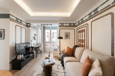Una televisión o centro de entretenimiento en Merkez - 2 bedrooms in Cuatro Caminos