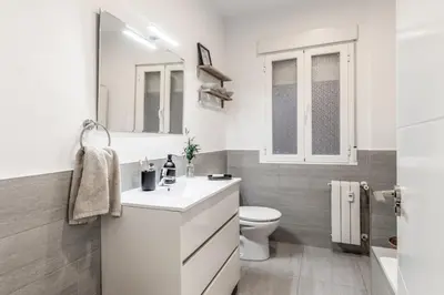 Un baño de Gizem - 3 bedrooms and terrace in Goya