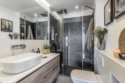 Un baño de Monda - 2 bedrooms and terrace in Goya