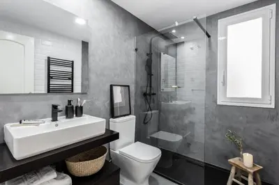 Un baño de Bwende - 2 bedrooms in Ríos Rosas