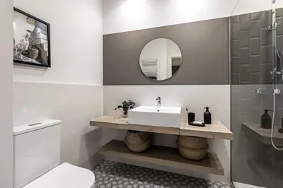 Un baño de Ojen - 4 bedrooms in Trafalgar